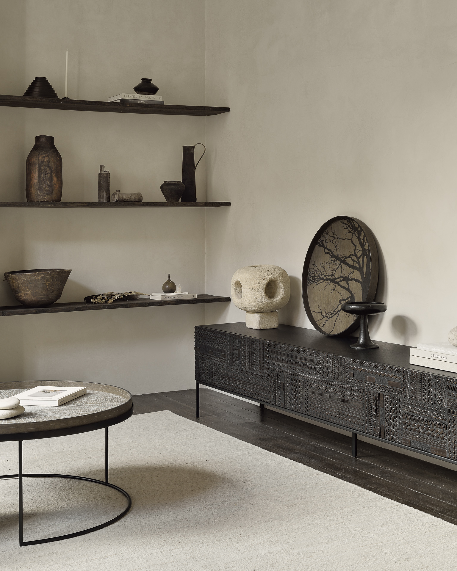 12195_Teak_Tabwa_TV_cupboard_20404_Black_tree_wooden_tray_21701_Sand_Nomad_kilim_rug_20378_White_Slice_wooden_tray_20329_Round_tray_coffee_table_set_WEB-1